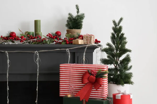 Lareira Decorada Elegante Para Celebração Natal Sala Estar — Fotografia de Stock