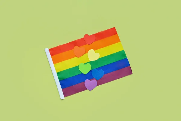 Πολύχρωμες Καρδιές Σημαία Λοατ Στο Φόντο Χρώματος — Φωτογραφία Αρχείου