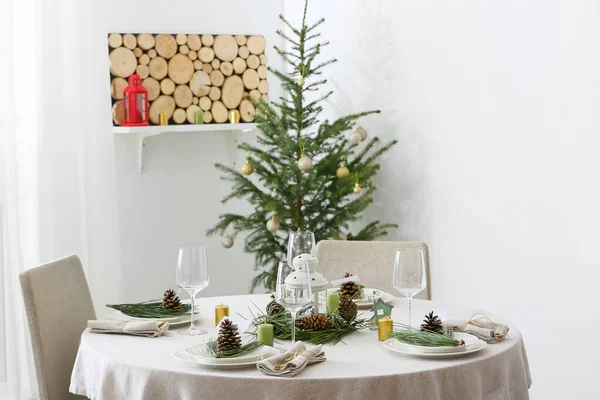 Beautiful Table Setting Pine Cones Fir Branches Room Decorated Christmas — Stock Photo, Image