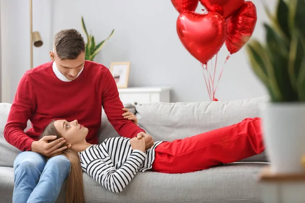 Happy Couple Spending Time Together Home Valentine Day Celebration — Stock Photo, Image