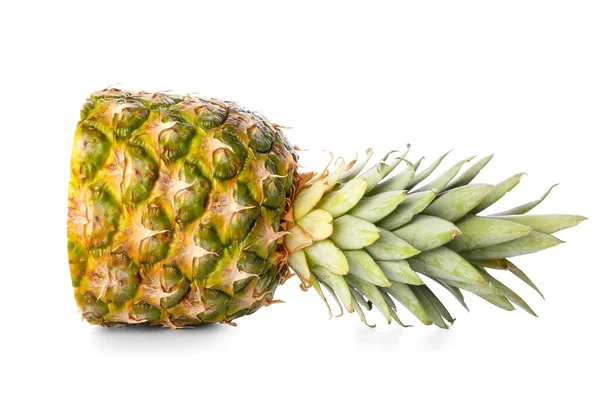 Beyaz Arka Planda Taze Olgun Ananasın Yarısı — Stok fotoğraf