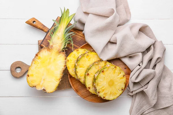 Composition Ripe Cut Pineapple Light Wooden Background — Stock Photo, Image