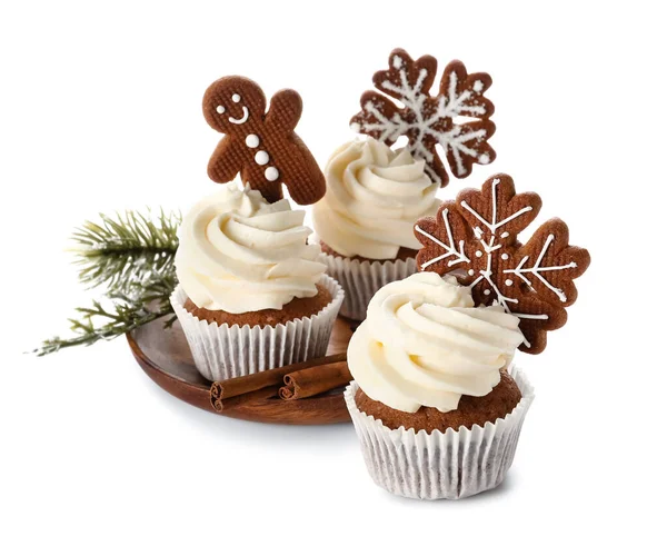 Plate Tasty Christmas Cupcakes Gingerbread Cookies White Background — Stockfoto