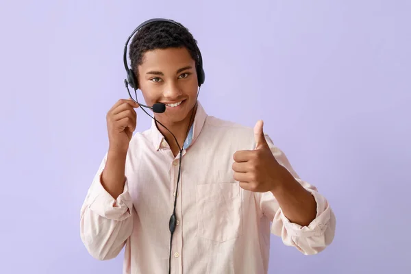 Agente Soporte Técnico Afroamericano Mostrando Gesto Pulgar Hacia Arriba Segundo — Foto de Stock