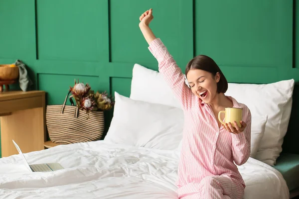 Morning Beautiful Woman Cup Coffee Bedroom — Stock Photo, Image