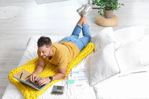 Handsome Man Working Laptop Bed Home — Stock Photo, Image