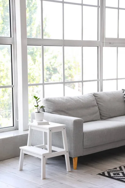 White Step Stool Flowerpot Book Sofa Living Room — 스톡 사진
