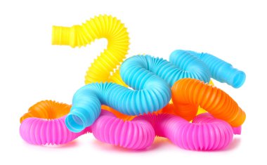 Beyaz arka planda farklı renkli pop tüpleri