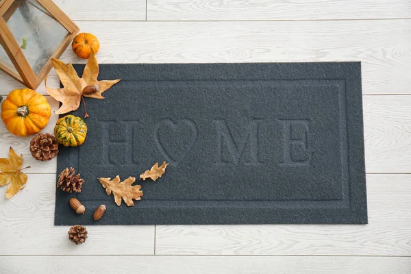 Door Mat Word Home Autumn Decor White Wooden Floor — Stock Photo, Image