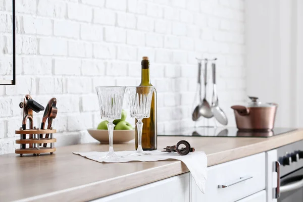 Empty Glasses Table Top Kitchen Closeup — Stock Photo, Image