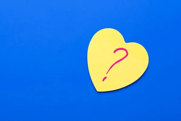 Heart Shaped Sticky Note Question Mark Blue Background — стоковое фото
