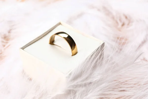 Box Wedding Ring Light Feathers Closeup — Stock Photo, Image