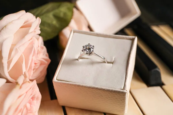 Box Silver Engagement Ring Roses Piano Keys Closeup — Stock Photo, Image