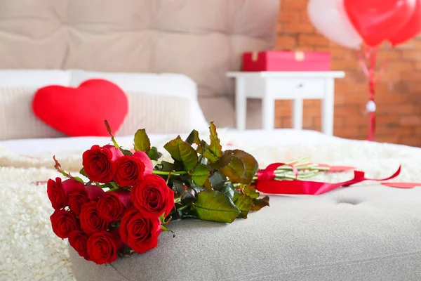 Beautiful Red Roses Bench Room Decorated Valentine Day Closeup — стокове фото
