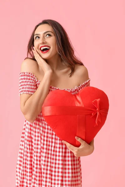 Beautiful Young Woman Red Heart Pink Background Valentine Day Celebration — 图库照片