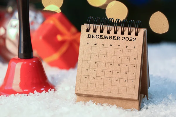 Ambachtelijke Kalender Voor December 2022 Kerstbel Sneeuw — Stockfoto