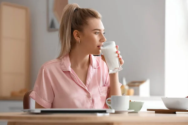 Pretty Young Woman Drinking Milk Kitchen — Stock Photo, Image