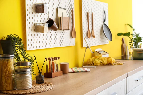 Peg Boards Kitchenware Hanging Yellow Wall — Stock Fotó