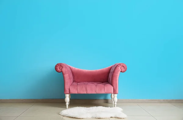 Pink Armchair Fluffy Carpet Blue Wall — Stock Photo, Image