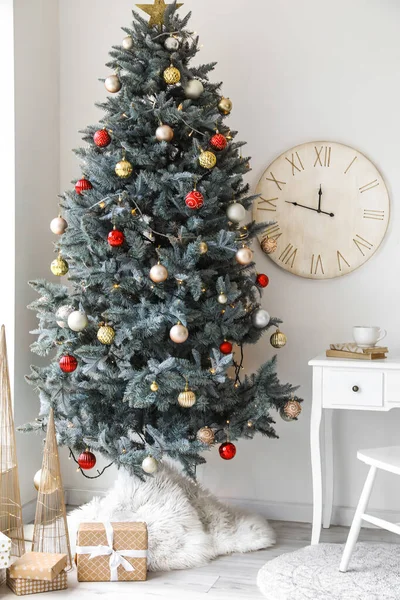 Stylish Interior Christmas Tree Clock Light Wall — Stock Photo, Image