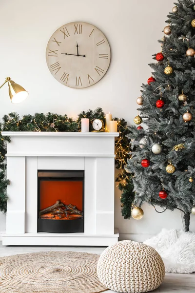 Stylish Interior Christmas Tree Fireplace Wooden Clock — Zdjęcie stockowe