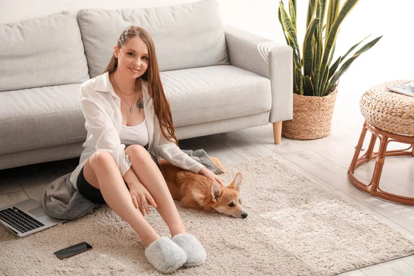 Young Woman Cute Corgi Dog Sitting Floor Home — Stock Photo, Image