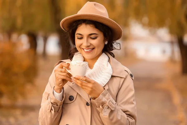 Beautiful Woman Drinking Tea Outdoors — Stock Photo, Image