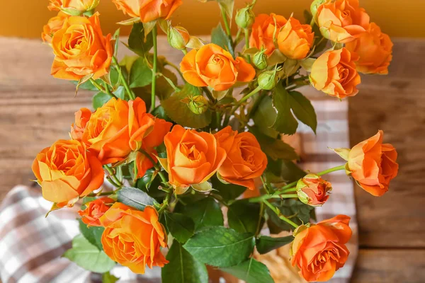 Bouquet Beautiful Orange Roses Wooden Table Closeup — Stock Photo, Image