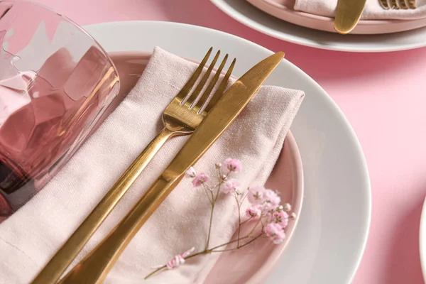 Festive Stylish Table Setting Flowers Pink Background Closeup — Stock Photo, Image