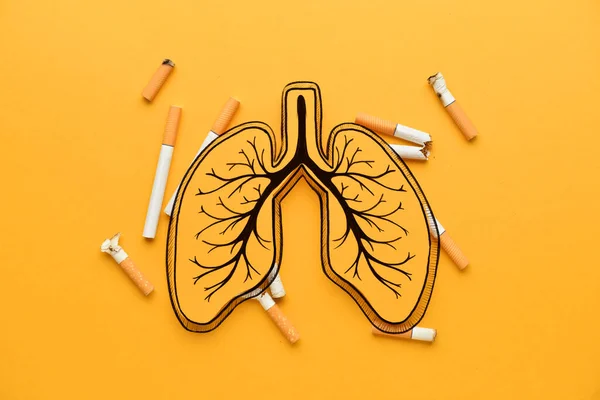 Paper Lungs Cigarettes Orange Background — Stock Photo, Image