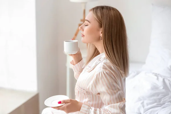 Morning Beautiful Woman Drinking Coffee Bed — Stock Photo, Image