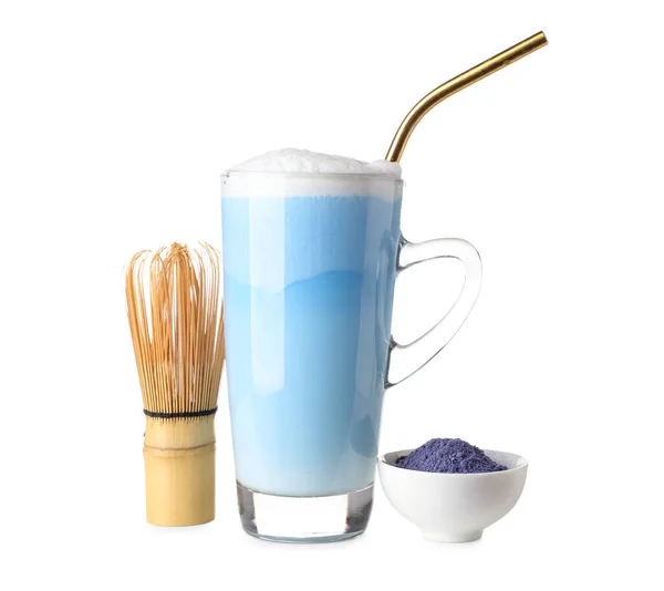 Vidrio Latte Matcha Azul Polvo Chasen Aislado Sobre Fondo Blanco — Foto de Stock