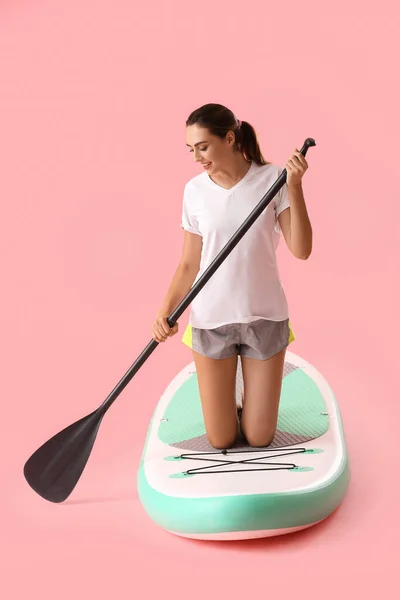 Young Woman Board Sup Surfing Oar Color Background — Stock Photo, Image