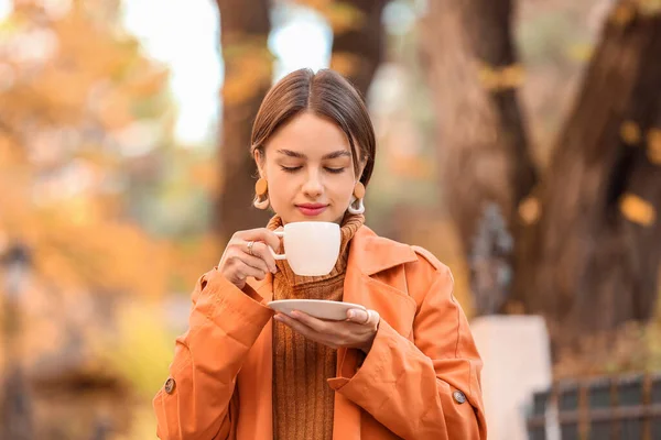 Beautiful Woman Cup Tea Outdoors — Stock Photo, Image