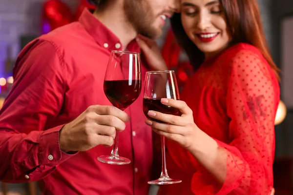 Happy Young Couple Drinking Wine Cafe Valentine Day — Stockfoto
