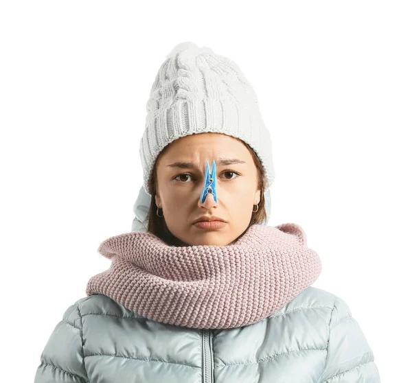 Kranke Junge Frau Mit Verstopfter Nase Auf Weißem Hintergrund — Stockfoto