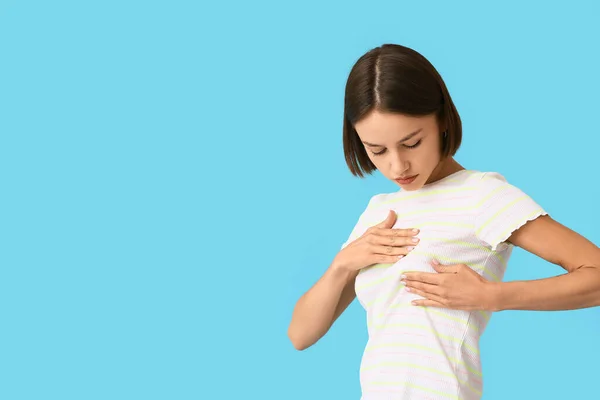 Young Woman Feeling Discomfort Her Breast Color Background Cancer Awareness — Stock Photo, Image