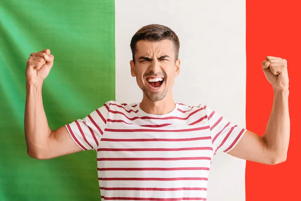 Joven Emocional Contra Bandera Italiana —  Fotos de Stock