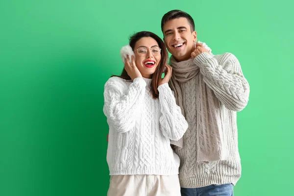 Happy Young Couple Warm Sweaters Color Background — Stock Photo, Image