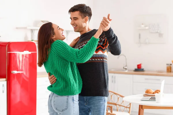 Dancing Young Couple Warm Sweaters Home — Fotografia de Stock