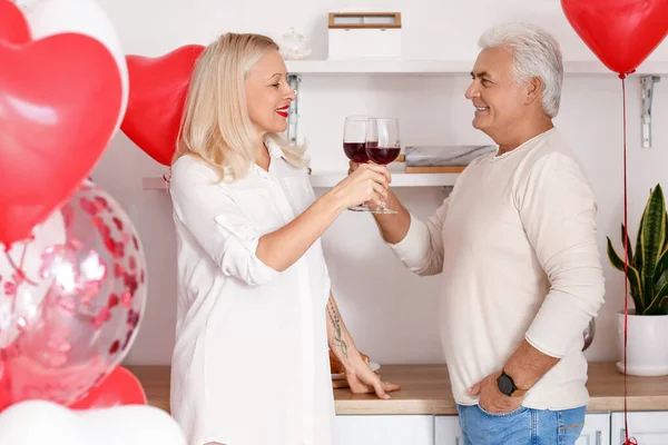 Happy Mature Couple Celebrating Valentine Day Home — Stock Photo, Image
