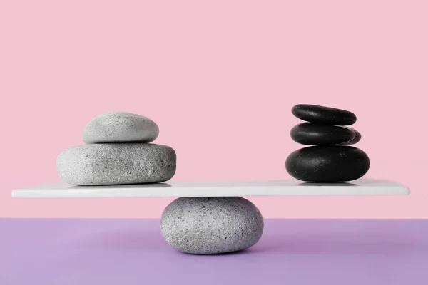 Spa Stones Teeterboard Pink Background Concept Balance — 图库照片
