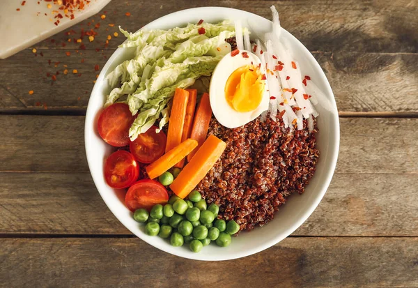 Gezonde Quinoa Kom Met Houten Tafel — Stockfoto