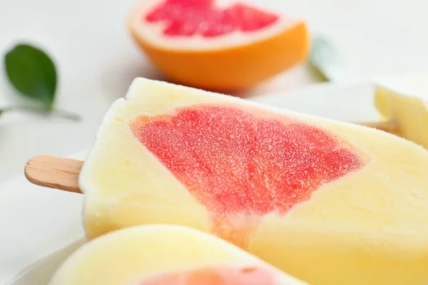Plate Tasty Grapefruit Ice Cream Closeup — Stockfoto