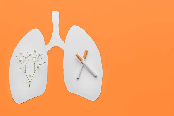 Paper Human Lungs Flowers Cigarettes Color Background — Zdjęcie stockowe