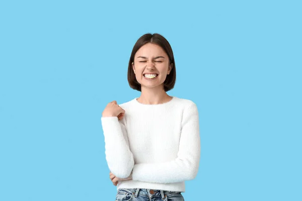 Funny Young Woman Chewing Gum Color Background — Stock Photo, Image