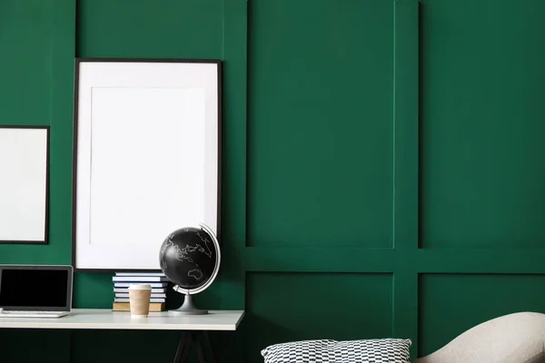 Modern Workplace Laptop Blank Frame Hanging Green Wall — Stock Photo, Image