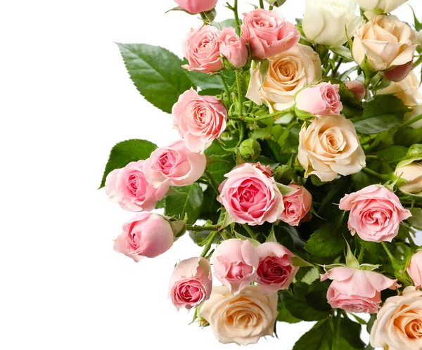 Ramo Hermosas Rosas Frescas Sobre Fondo Blanco — Foto de Stock