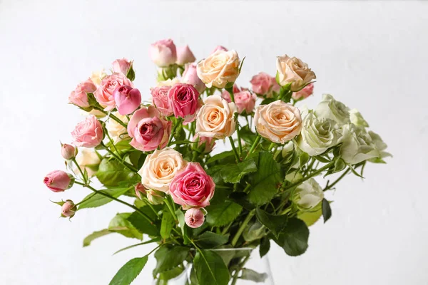 Vase Bouquet Beautiful Roses Light Background — Stock Photo, Image