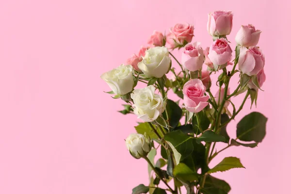 Florero Con Ramo Hermosas Rosas Sobre Fondo Rosa — Foto de Stock